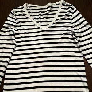 GAP Black and White cotton tee